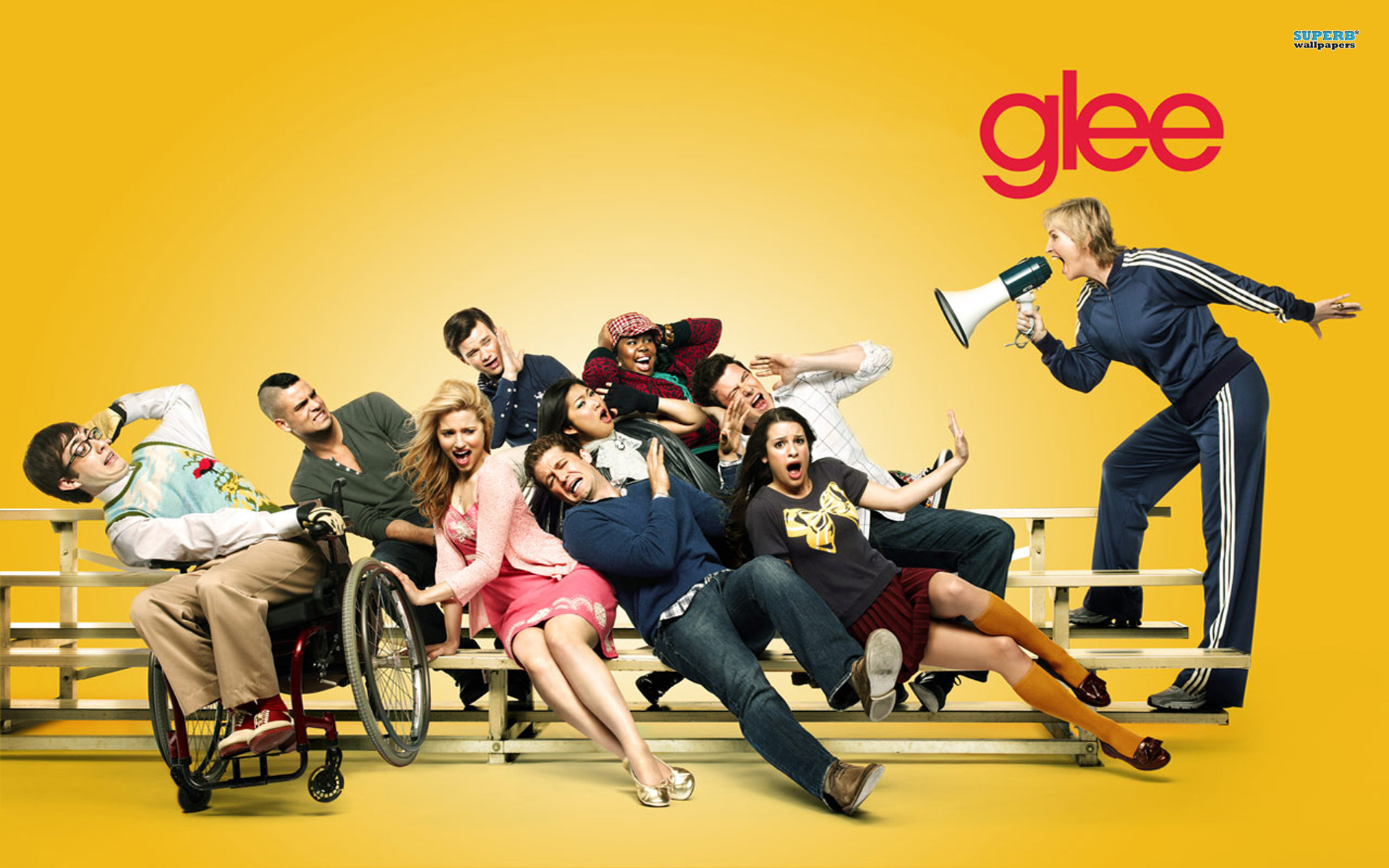 Challenging Stereotypes in GLEE, or Not? Exploring Masculinity and.